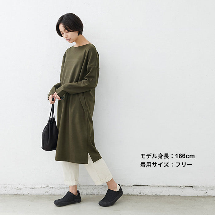 [ワンピース秋冬大人きれいめ]圧縮ウール100%ボートネックワンピース/日本製40代50代60代女性ファッション長袖ストレッチニットウール100％ゆったりミモレ丈