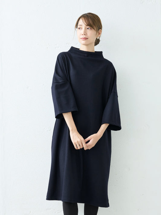 圧縮ウール100% モックネックワンピース