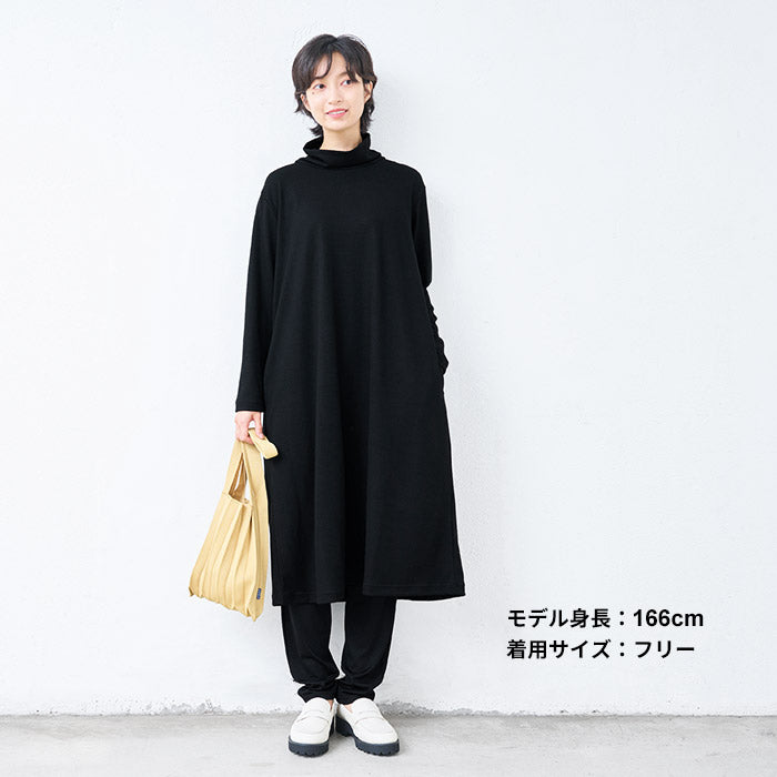 洗えるメリノウール100% タートルワンピース ブラック