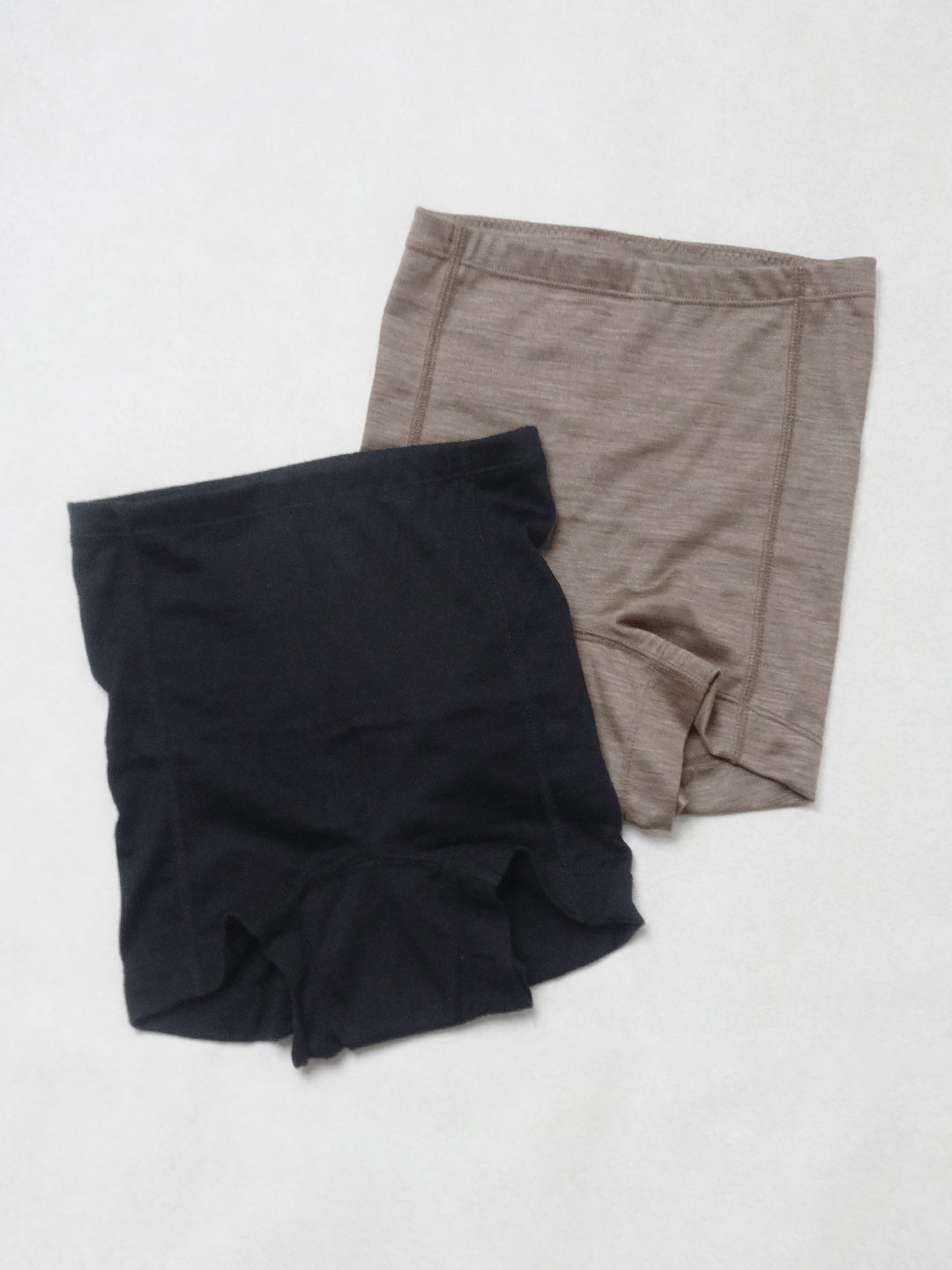 メリノウール マウントブレス 一部丈ショーツ