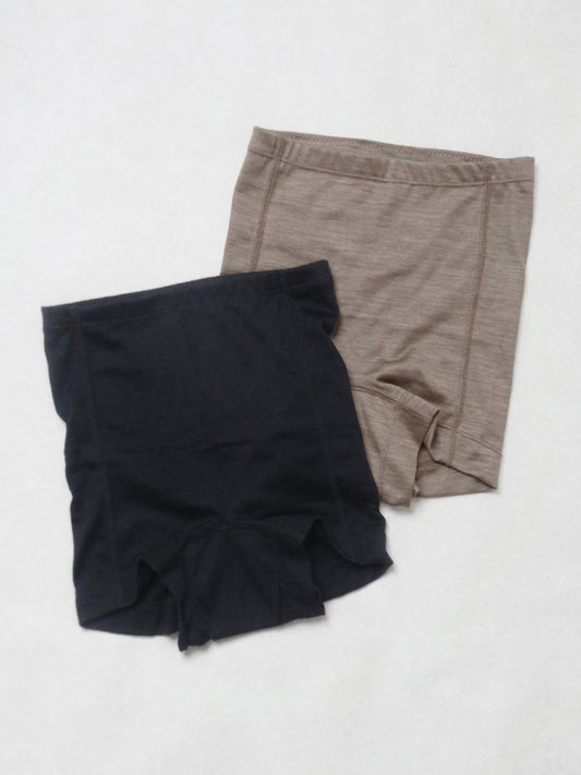 メリノウール マウントブレス 一部丈ショーツ