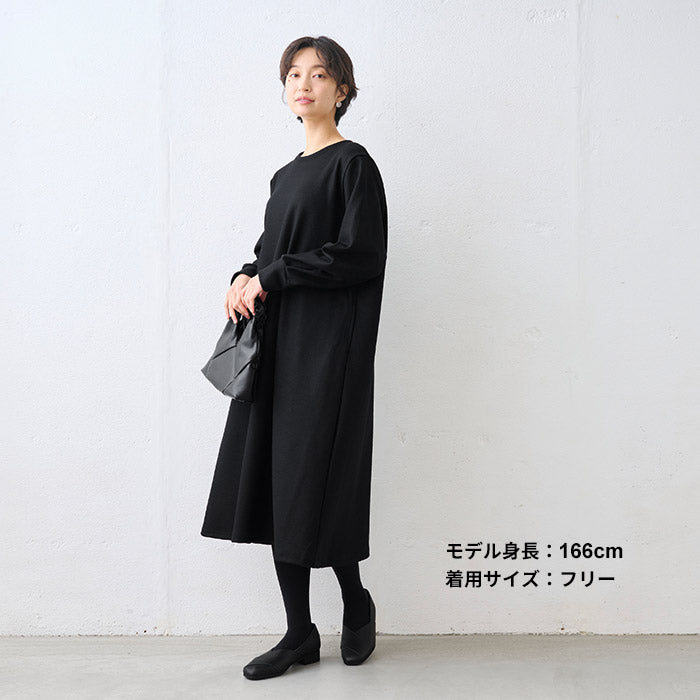 圧縮ウール100% クルーネック 袖タック ワンピース ブラック