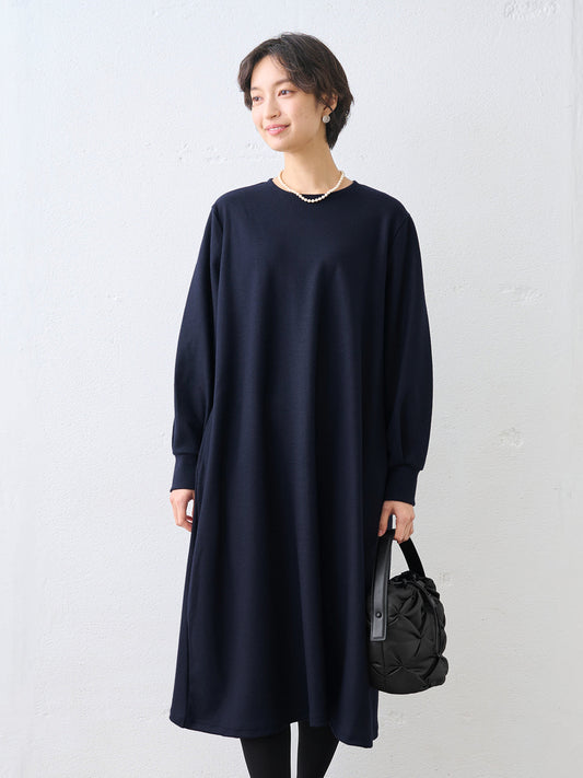 圧縮ウール100% クルーネック 袖タック ワンピース