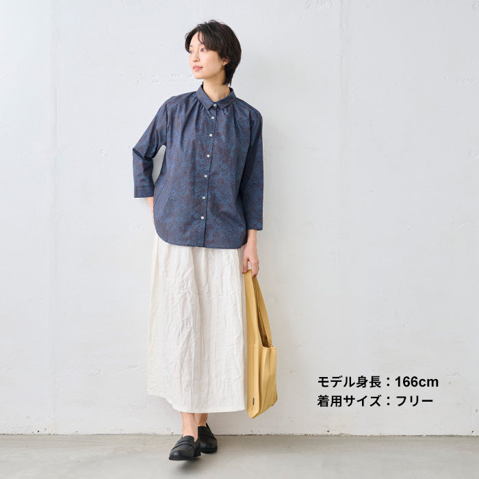 リバティプリント ギャザー使いシャツ グレイッシュネイビー系(PatrickGordon)